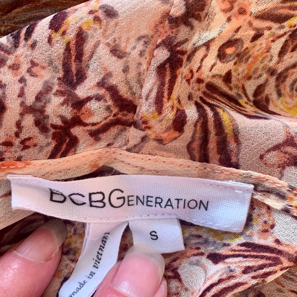 BCBGENERATION Long Sheer Floral Browns Kimono - Picture 3 of 5